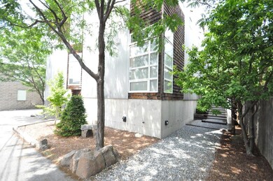 11 Village St unit 2, Somerville, MA 02143 - photo 2