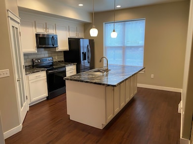 818 N 6th St, Manitowoc, WI 54220 - photo 3