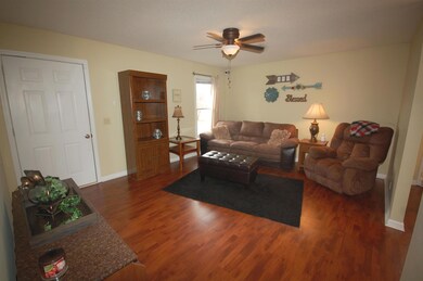 302 Southview Dr, Shelbyville, TN 37160 - photo 2