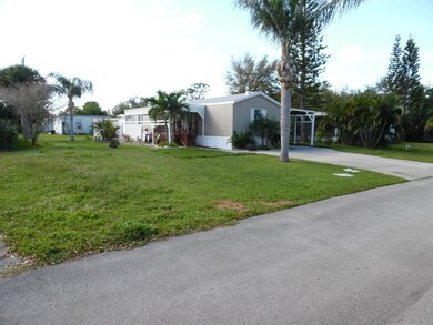 327 Pineapple St, Sebastian, FL 32958 - photo 4