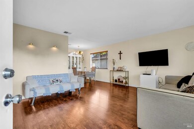 1951 Aletha Ln unit 4, Vacaville, CA 95687 - photo 5