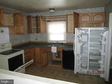 349 Cokeland S, Laurel, MD 20724 - photo 4