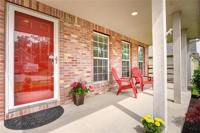 Cute front porch!