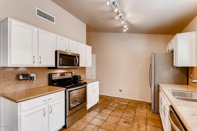 4838 E Abraham Ro Phoenix AZ-large-007-9