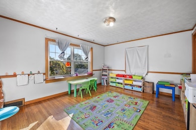 10 Ellsmere St, Worcester, MA 01604 - photo 3