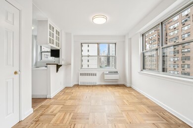 300 E 71st St unit 9G, New York, NY 10021 - photo 2