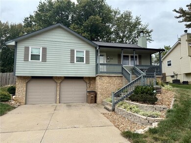 310 N Darrowby Dr, Raymore, MO 64083 - photo 2