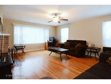 121 N Harrison Ave, Aurora, IL 60506 - photo 5