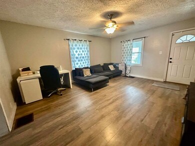 1404 S Luick Ave unit Muncie, Muncie, IN 47302 - photo 4