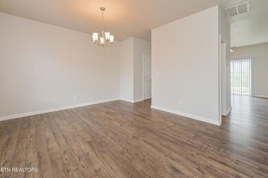 004-photo-dining-room-14229057
