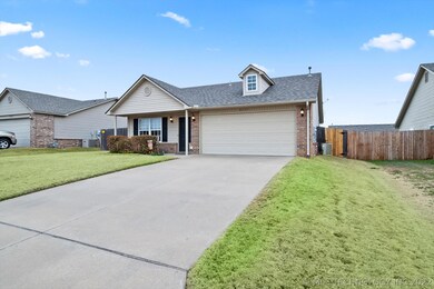 8697 S 261st East Ave, Broken Arrow, OK 74014 - photo 2