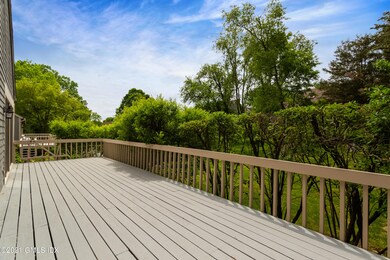 101 W Lyon Farm Dr, Greenwich, CT 06831 - photo 7