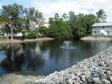 Lake w/water feature