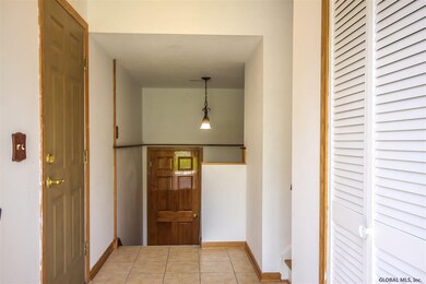 10 Carolanne Dr, Delmar, NY 12054 - photo 2