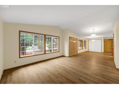 889 Randall St, Eugene, OR 97401 - photo 6