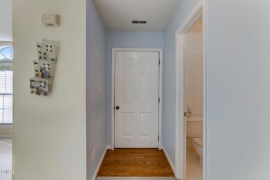 4-web-or-mls-Center St-004