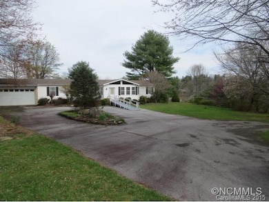 1840 Granite St, Hendersonville, NC 28792 - photo 3