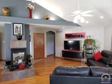 4100 SW Stone Ave, Topeka, KS 66610 - photo 5