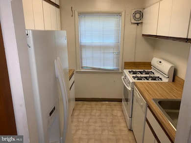 9463 Fairfax Blvd unit 103, Fairfax, VA 22031 - photo 4