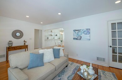 6 Living Room