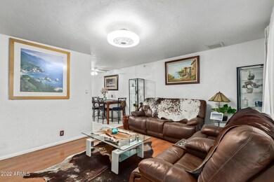 5 Living Room