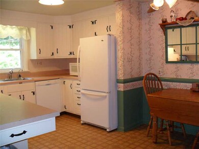 423 Glenruadh Ave, Erie, PA 16505 - photo 5