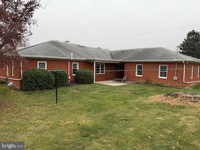 300 N Franklin St, Waynesboro, PA 17268 - photo 2