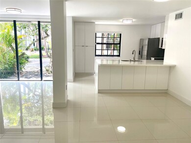 3545 Magellan Cir unit 3565, Miami, FL 33180 - photo 2