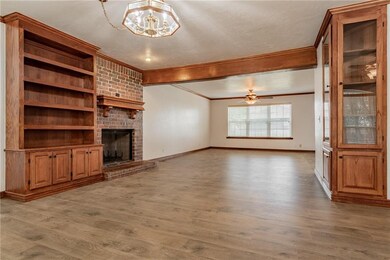 1605 SE 4th St, Moore, OK 73160 - photo 5