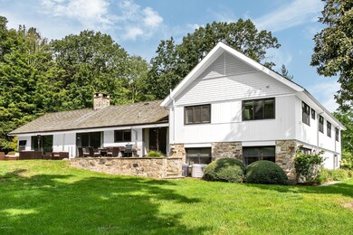 84 Burning Tree Rd, Greenwich, CT 06830 - photo 3