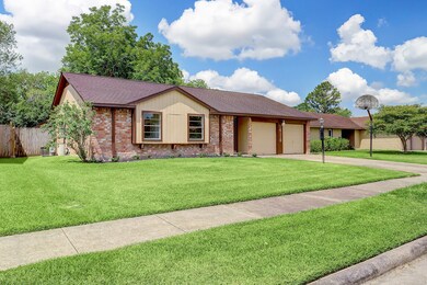 16110 Tibet Rd, Friendswood, TX 77546 - photo 2
