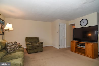 130 Hickory Hill Rd, Philadelphia, PA 19154 - photo 5