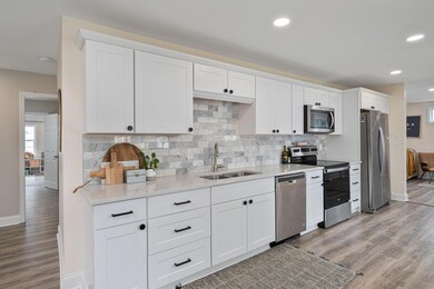 583 Daventry Ln_MLS_07