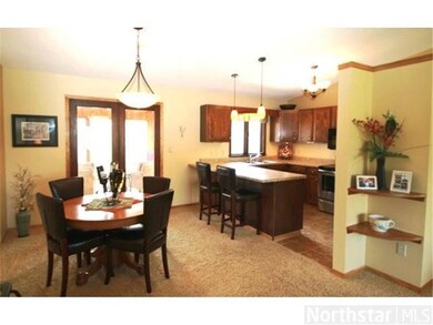 Entertaining stye floor plan with large kitchen fe