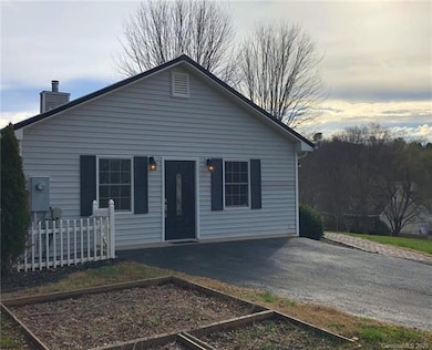 43 N Willow Brook Dr, Asheville, NC 28806 - photo 5