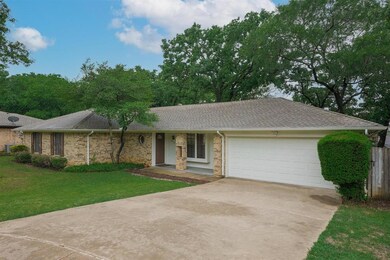 2919 Spring Oaks Ct, Bedford, TX 76021 - photo 2