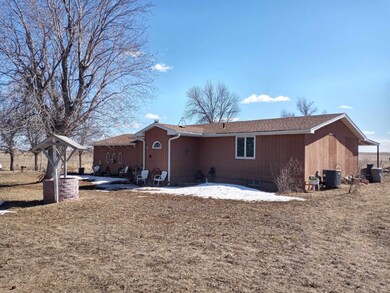 12762 W Walker Rd, North Platte, NE 69101 - photo 2