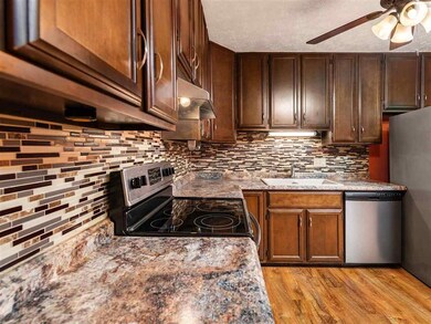 211 Pine Cir, Dunbar, WV 25064 - photo 7