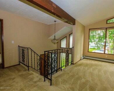 Entry / Living room