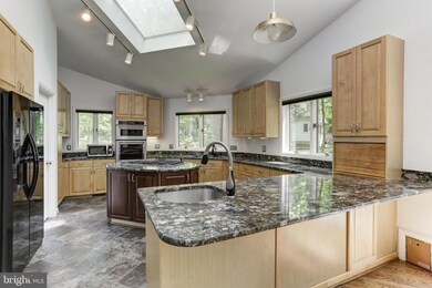 10373 Currycomb Ct, Columbia, MD 21044 - photo 2