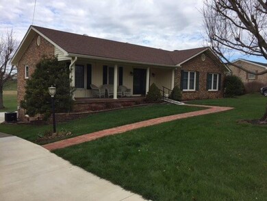 741 E Lexington St, Harrodsburg, KY 40330 - photo 3