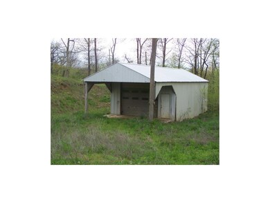 Detached Garage/Shed