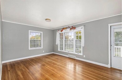 303 Virginia Ave, Des Moines, IA 50315 - photo 4