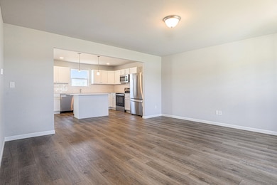 48560 Silver Oaks W, Mattawan, MI 49071 - photo 3