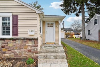 940 S Grosvenor Rd, Rochester, NY 14618 - photo 3