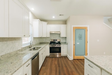 438 Locust St, Walterboro, SC 29488 - photo 6