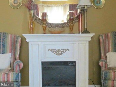 11502 Dyrham Ln, Glenn Dale, MD 20769 - photo 4