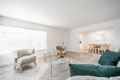 46 Echo Run unit 16, Irvine, CA 92614 - photo 3