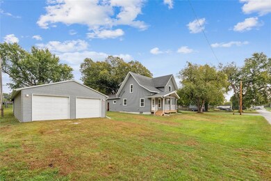 621 2nd St, Maxwell, IA 50161 - photo 2