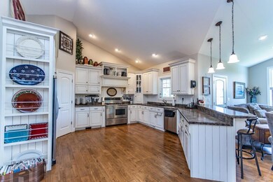 21730 Twain Dr, Devils Elbow, MO 65457 - photo 3